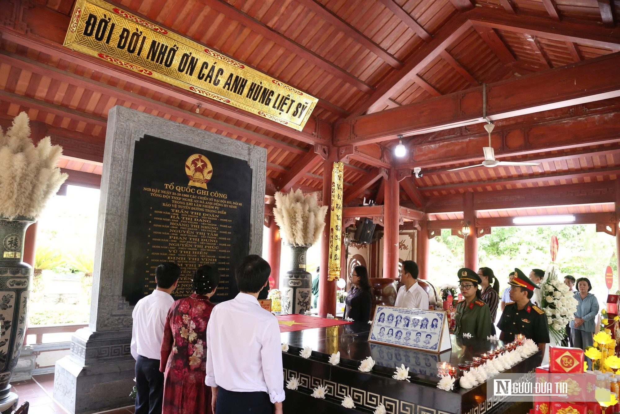 Đóa hoa lòng dâng lên những anh hùng bất tử nơi Truông Bồn- Ảnh 4.