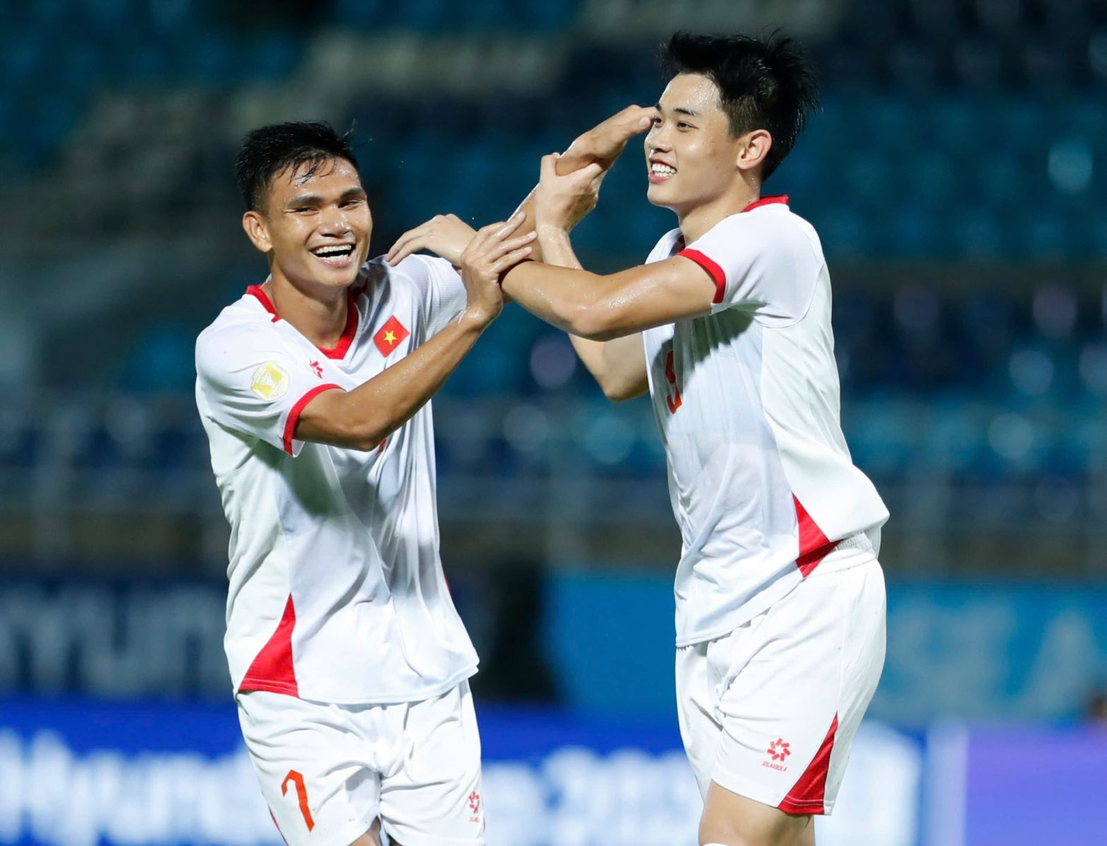 ASEAN Cup 2026: Cú hat-trick đầu tiên gây sốt của Đình Bắc  - Ảnh 1.