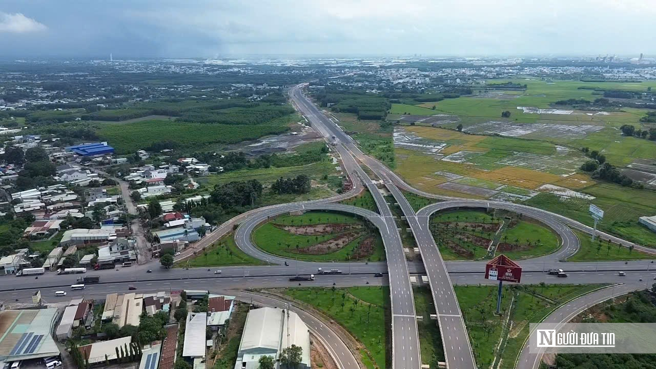 Đường v&agrave;o s&acirc;n bay Long Th&agrave;nh mang diện mạo mới ng&agrave;y về đ&iacute;ch- Ảnh 3.