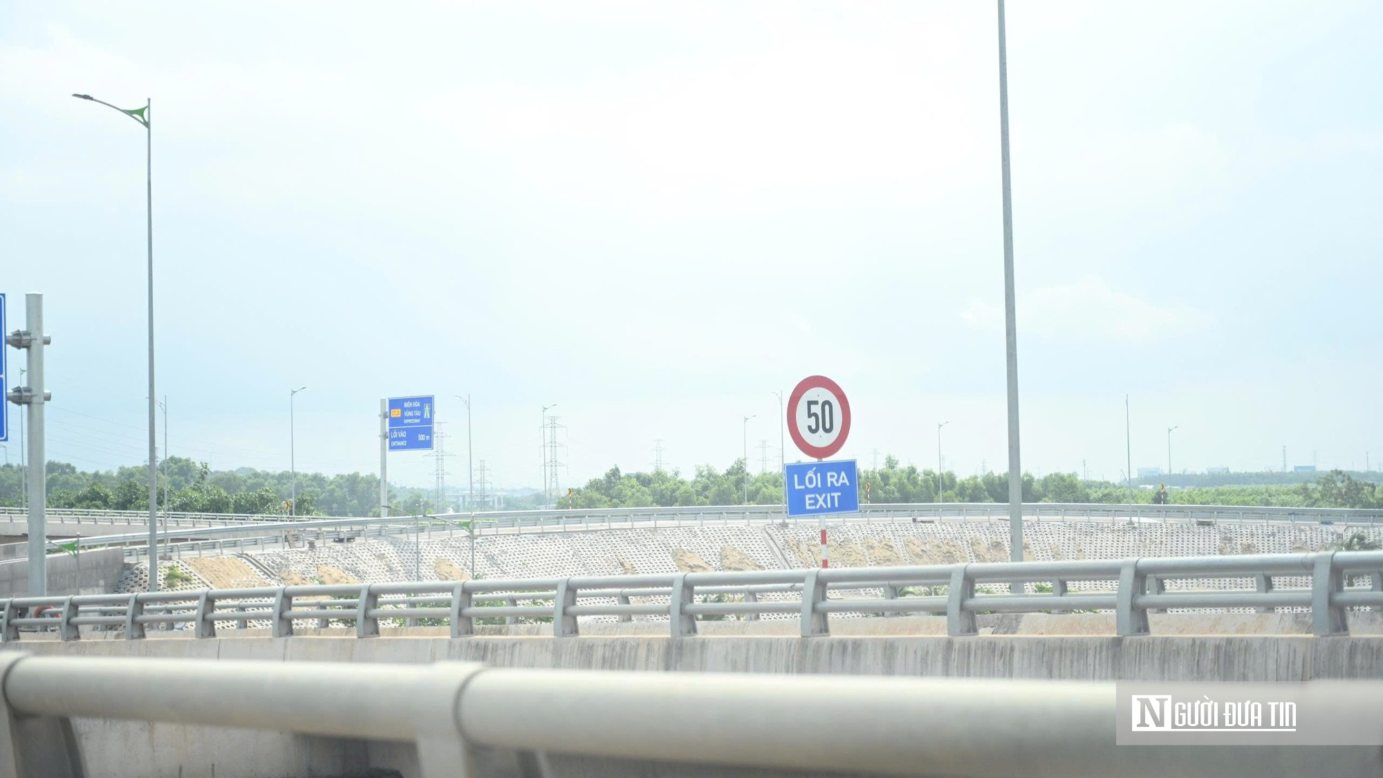 Đường v&agrave;o s&acirc;n bay Long Th&agrave;nh mang diện mạo mới ng&agrave;y về đ&iacute;ch- Ảnh 13.
