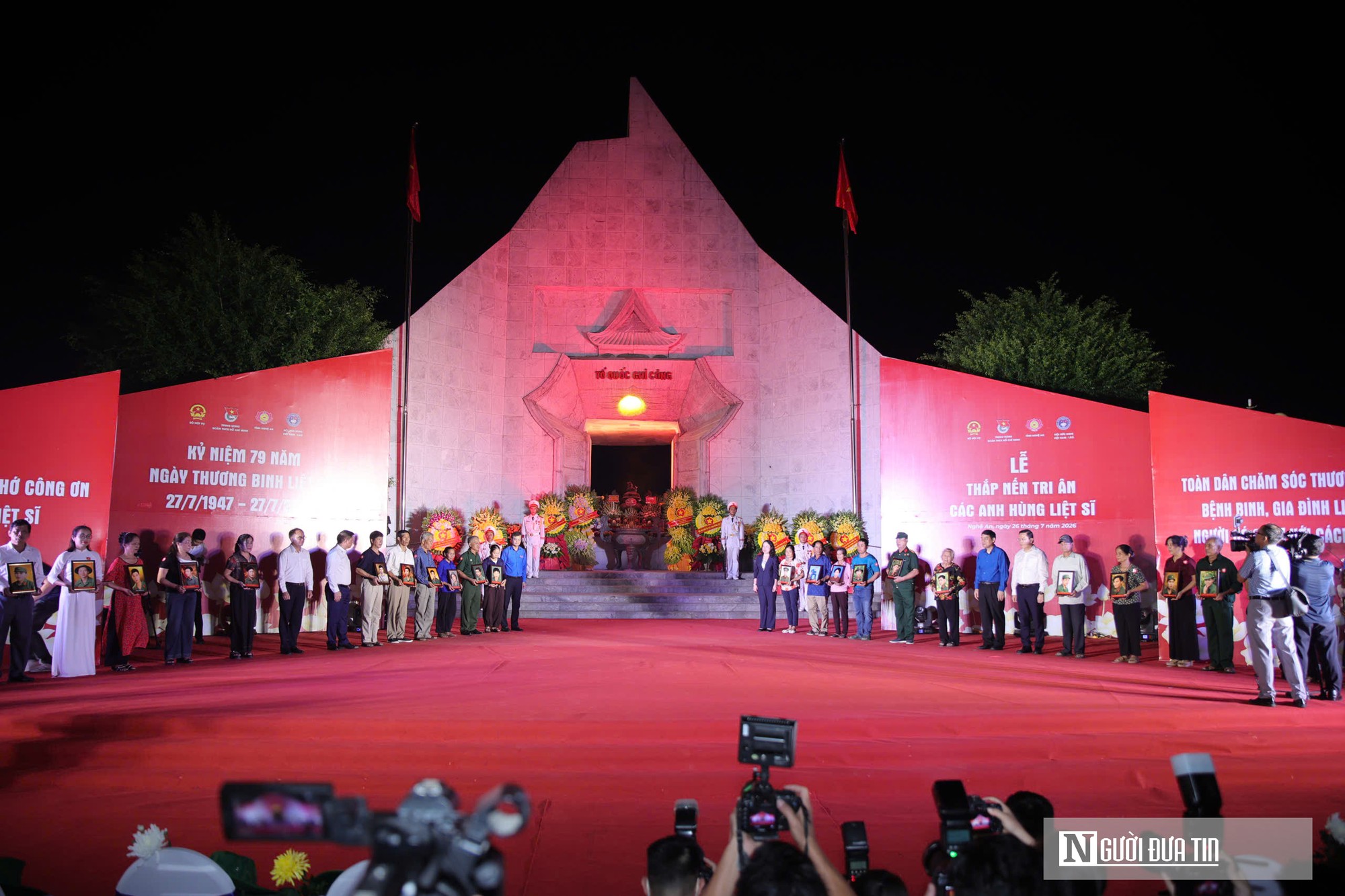 Thi&ecirc;ng li&ecirc;ng Lễ thắp nến tri &acirc;n tại Nghĩa trang Liệt sĩ Việt - L&agrave;o- Ảnh 10.