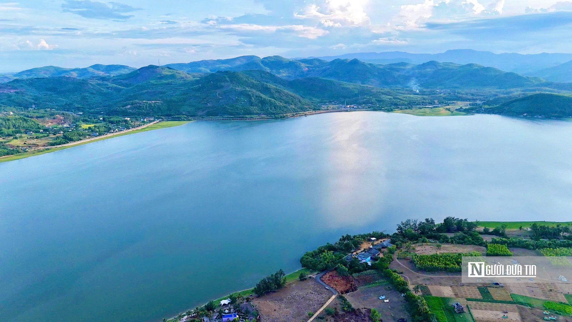 Du kh&aacute;ch th&iacute;ch th&uacute; ch&egrave;o SUP, cắm trại, ngắm chim tr&ecirc;n đầm nước ngọt s&aacute;t biển ở Quảng Ng&atilde;i- Ảnh 7.