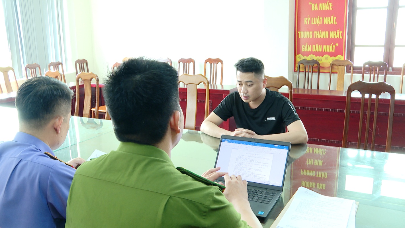 Khởi tố chủ phòng khám răng giả danh bác sĩ để trục lợi hàng tỷ đồng - Ảnh 1.