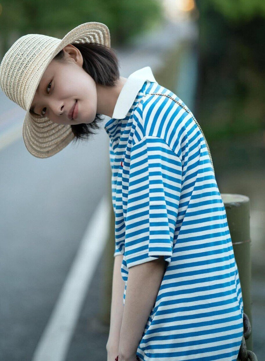 Mỹ nhân sở hữu gương mặt hoàn hảo bậc nhất châu Á, phong cách đời thường chuẩn 