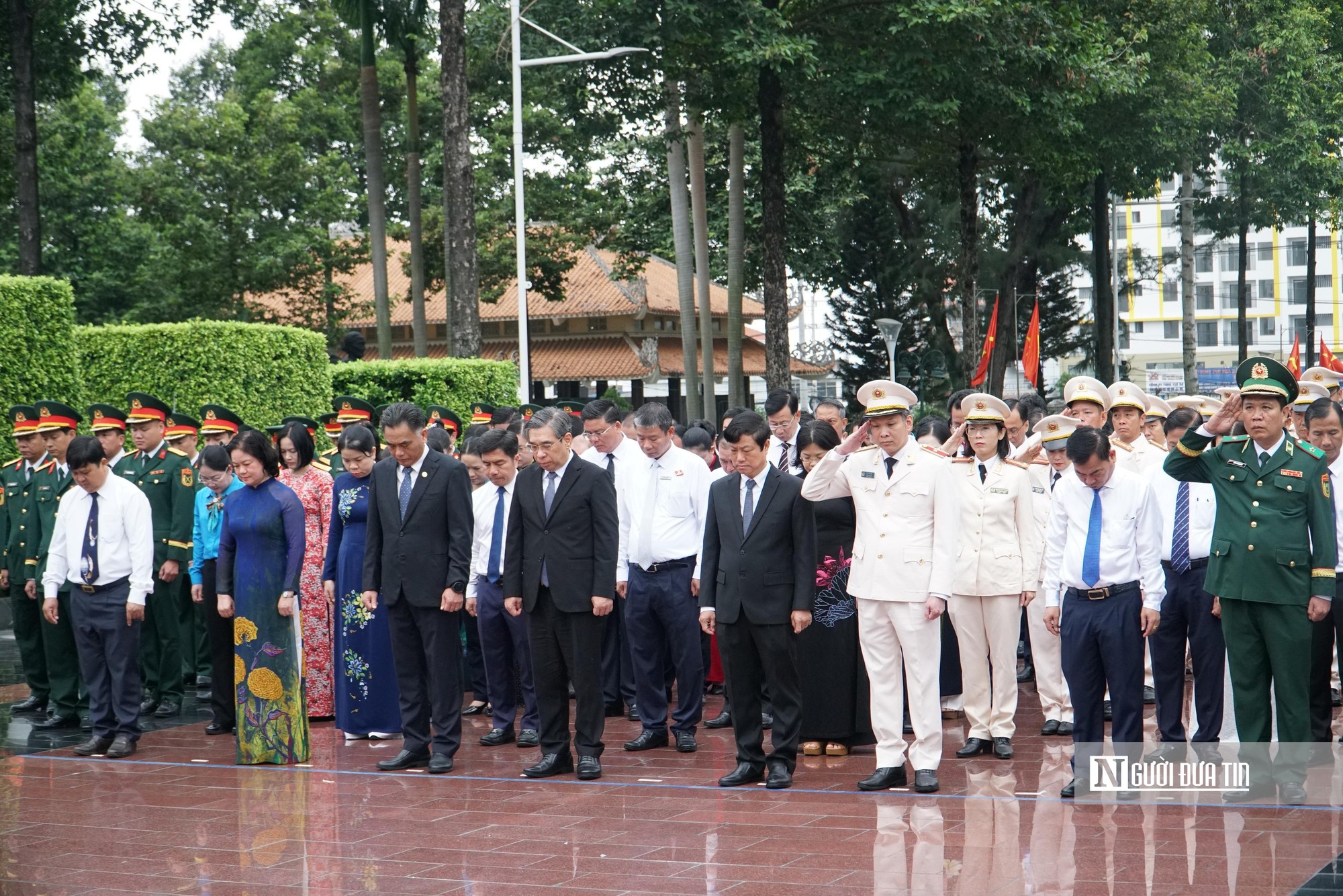Tp.HCM thành kính dâng hương tưởng niệm các Anh hùng liệt sĩ - Ảnh 5.