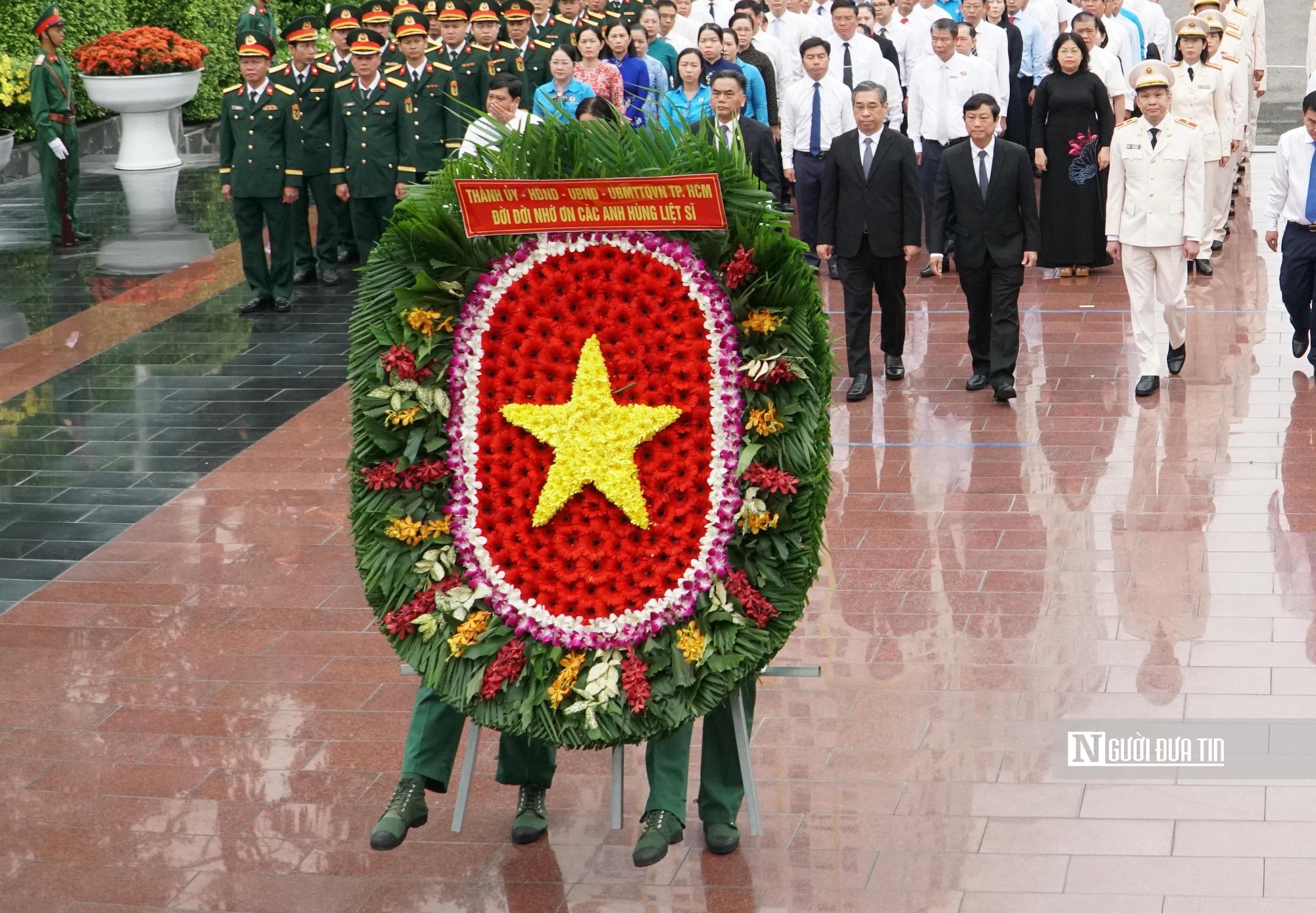 Tp.HCM thành kính dâng hương tưởng niệm các Anh hùng liệt sĩ - Ảnh 7.