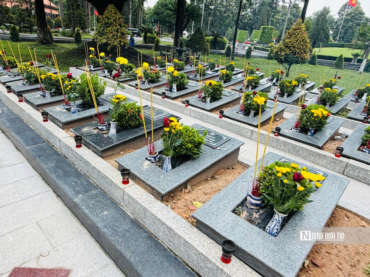 Tp.HCM thành kính dâng hương tưởng niệm các Anh hùng liệt sĩ - Ảnh 20.