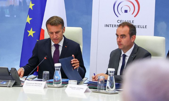 Tổng thống Macron tổ chức họp khẩn khi cháy rừng tiếp tục hoành hành ở Pháp- Ảnh 1.
