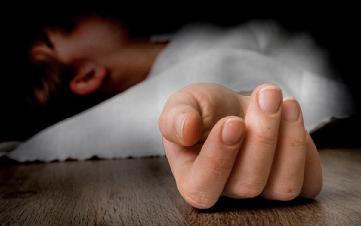 Ăn món khoái khẩu, người đàn ông 55 tuổi "rước" ấu trùng sán dây vào tủy sống suốt 12 năm mà không hay - Ảnh 1.