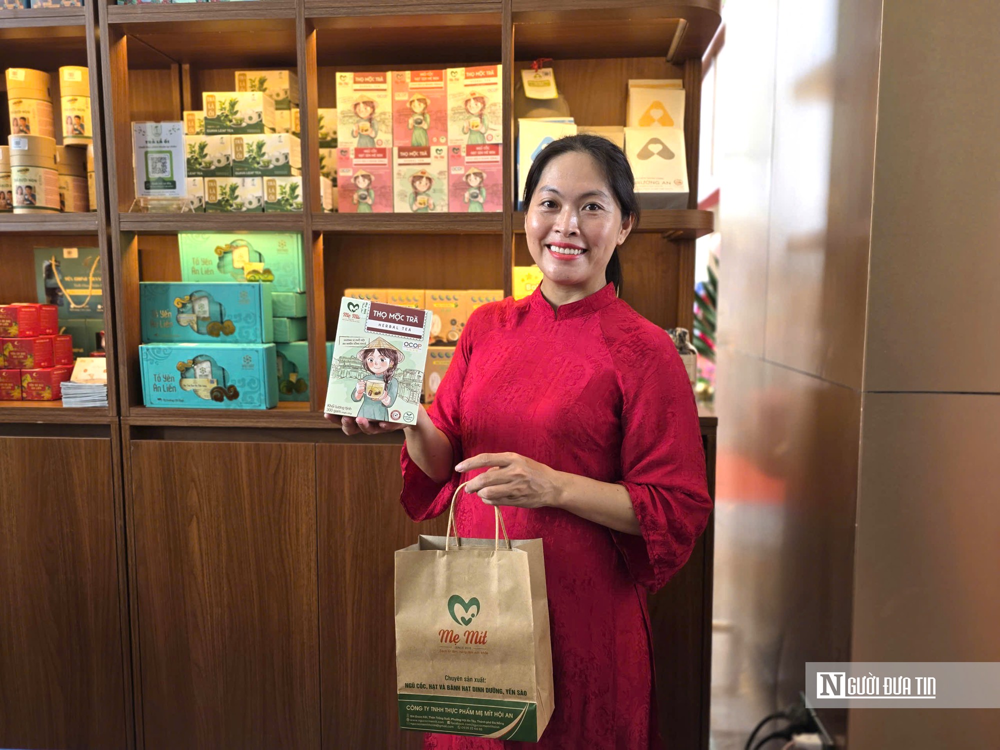 Đặc sản Đ&agrave; Nẵng t&igrave;m kh&aacute;ch quốc tế từ s&acirc;n bay, resort 5 sao - Ảnh 1.