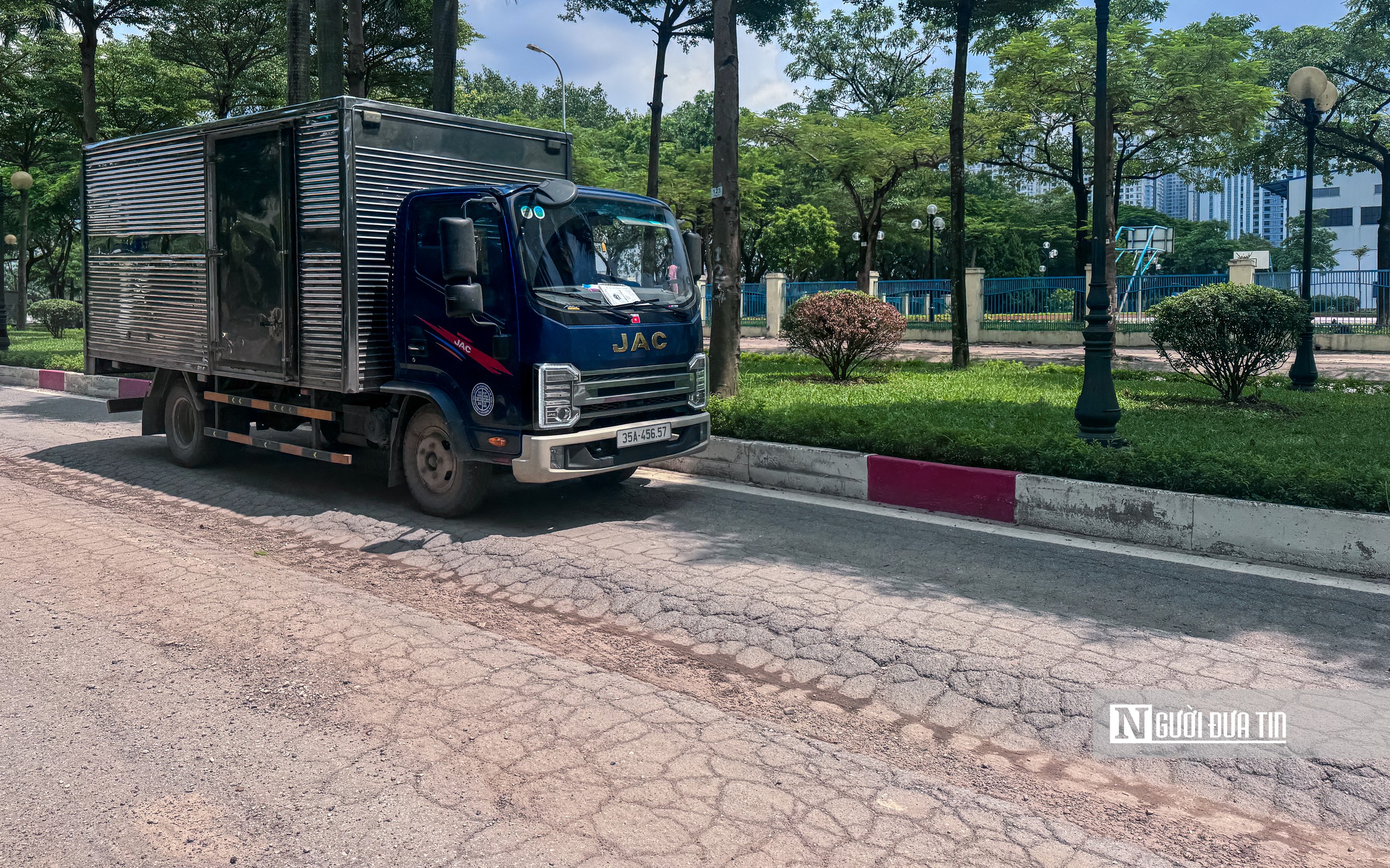 H&agrave; Nội: Mặt đường T&acirc;n Mỹ hư hỏng sau khi thi c&ocirc;ng hồ điều h&ograve;a Ph&uacute; Đ&ocirc; - Ảnh 10.