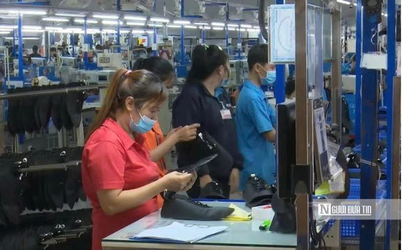 Từ 10/9, doanh nghiệp có từ 1.000 lao động nữ phải làm phòng vắt, trữ sữa mẹ - Ảnh 1.