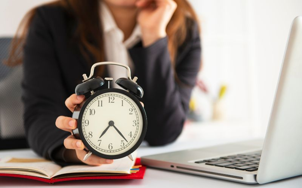 Ép người lao động tăng ca: Doanh nghiệp có thể bị phạt 50 triệu đồng - Ảnh 1.