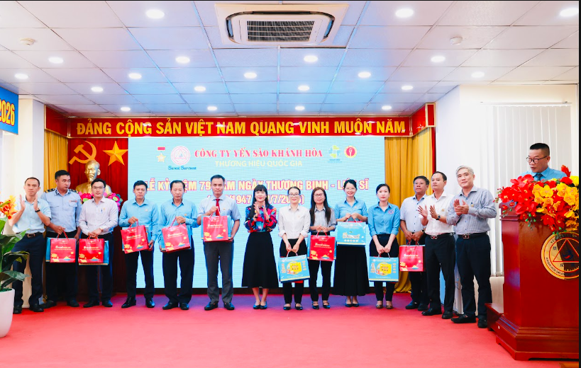 Công ty yến sào Khánh Hòa gặp mặt, tri ân các gia đình chính sách - Ảnh 1.
