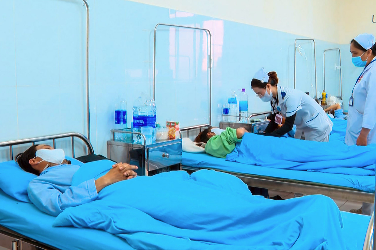 Điều tra vụ 84 người nhập viện sau khi ăn bánh mì tại Lâm Đồng- Ảnh 1.