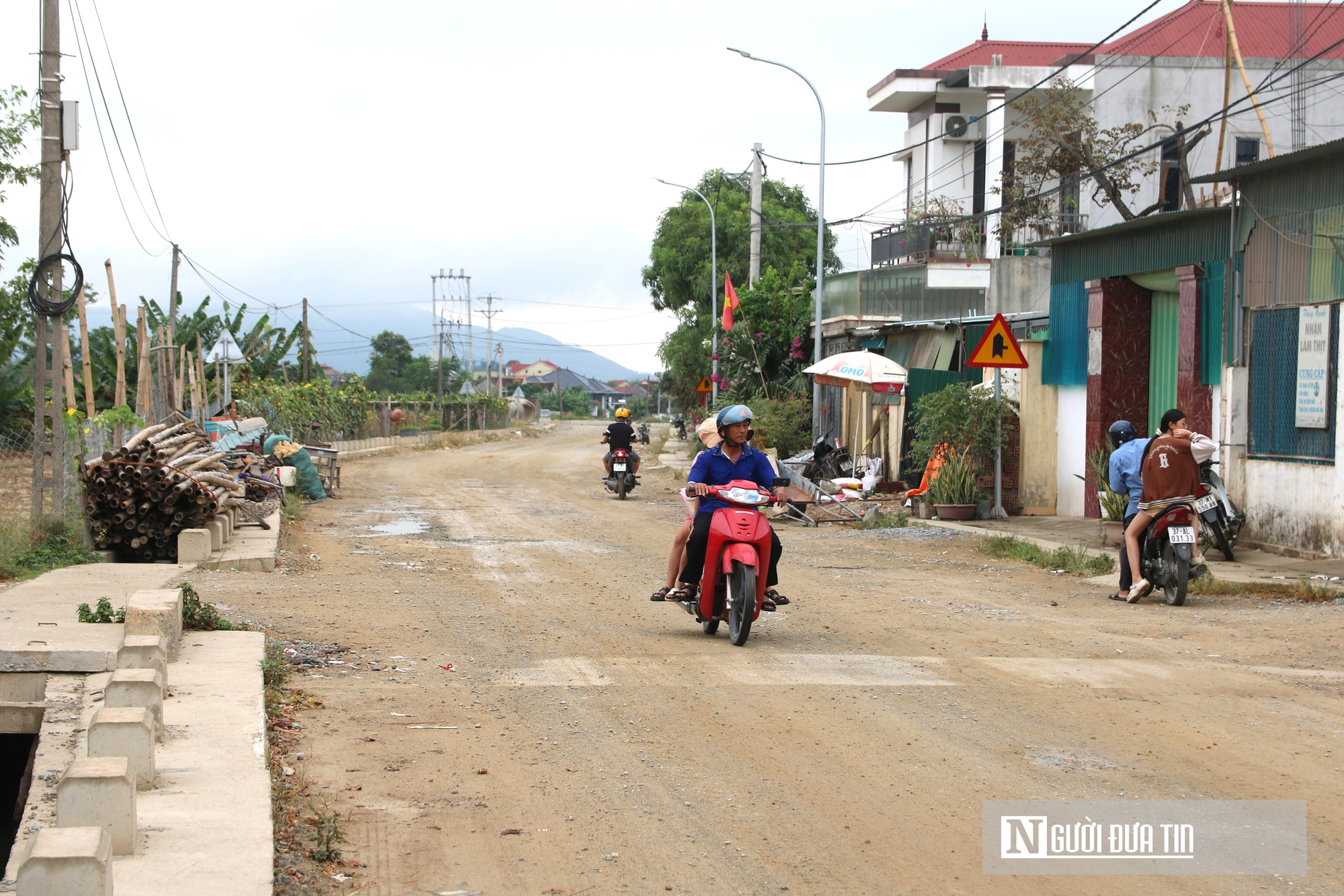 Dự án trăm tỷ đình trệ, người dân khốn khổ vì "nắng bụi, mưa bùn"- Ảnh 11.