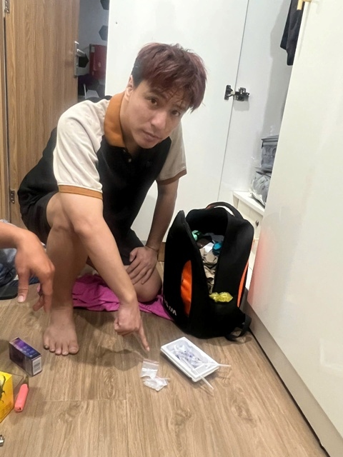 Bắt ca sĩ Tăng Nhật Tuệ vì liên quan đến ma túy - Ảnh 3.