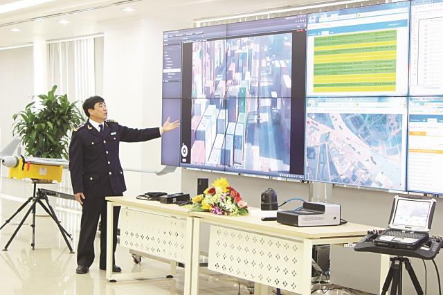Hiện đại h&oacute;a trang thiết bị kiểm tra, gi&aacute;m s&aacute;t hải quan gi&uacute;p th&ocirc;ng quan nhanh ch&oacute;ng - Ảnh 1.