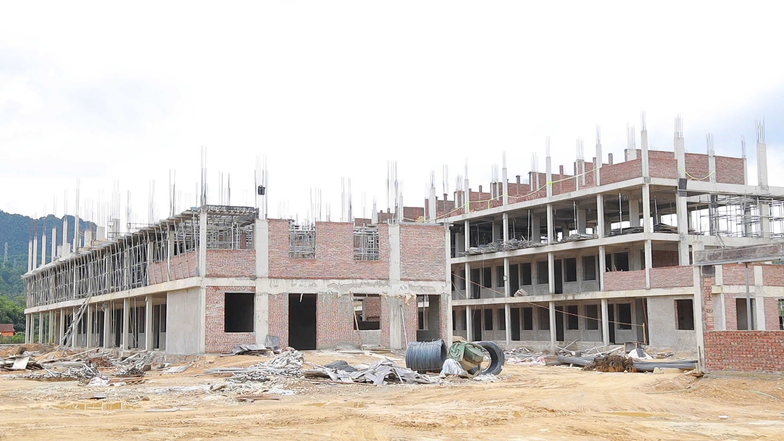 Nghệ An: Chạy đua với thời gian, đẩy nhanh tiến độ trường liên cấp vùng biên- Ảnh 15.