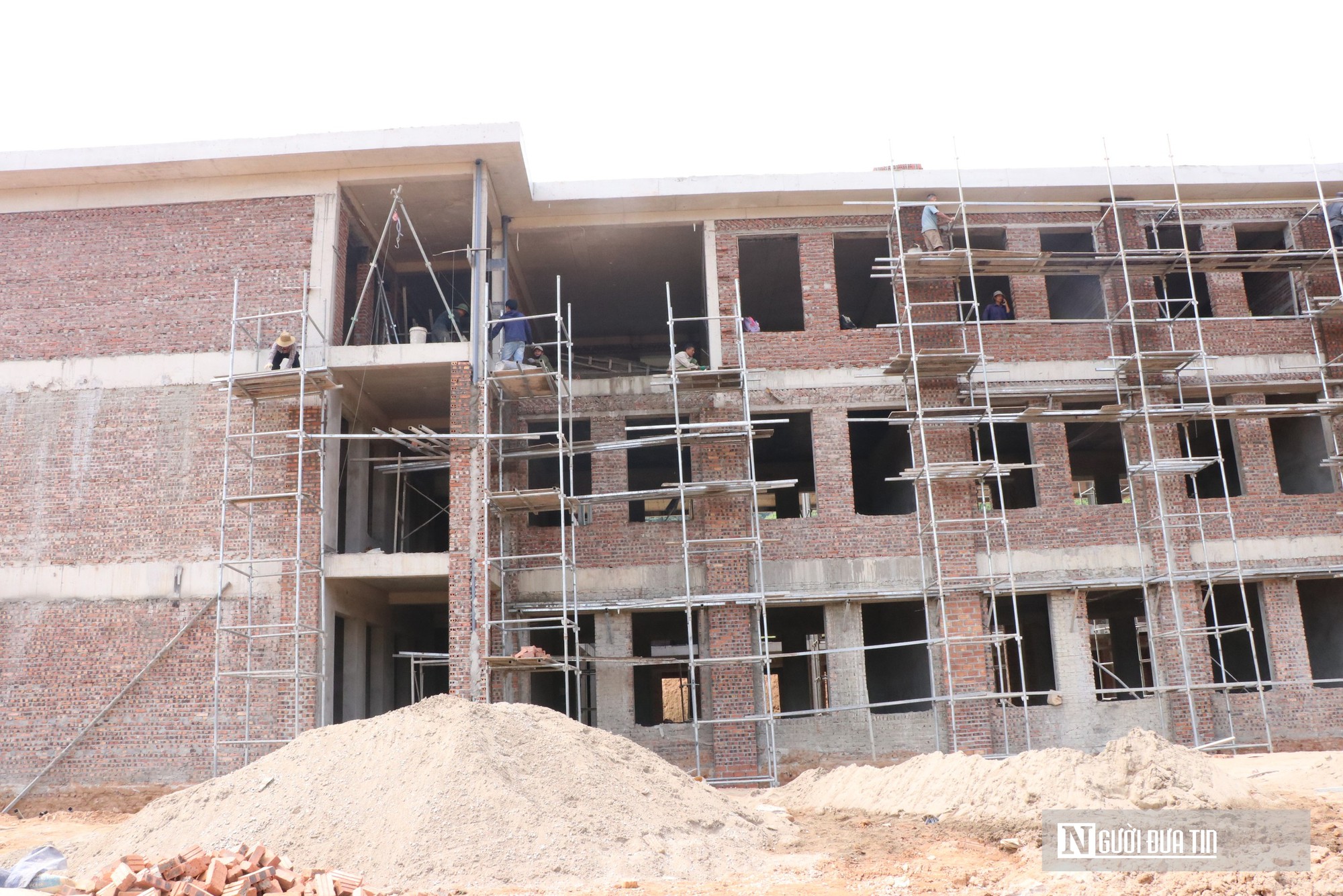Nghệ An: Chạy đua với thời gian, đẩy nhanh tiến độ trường liên cấp vùng biên- Ảnh 8.