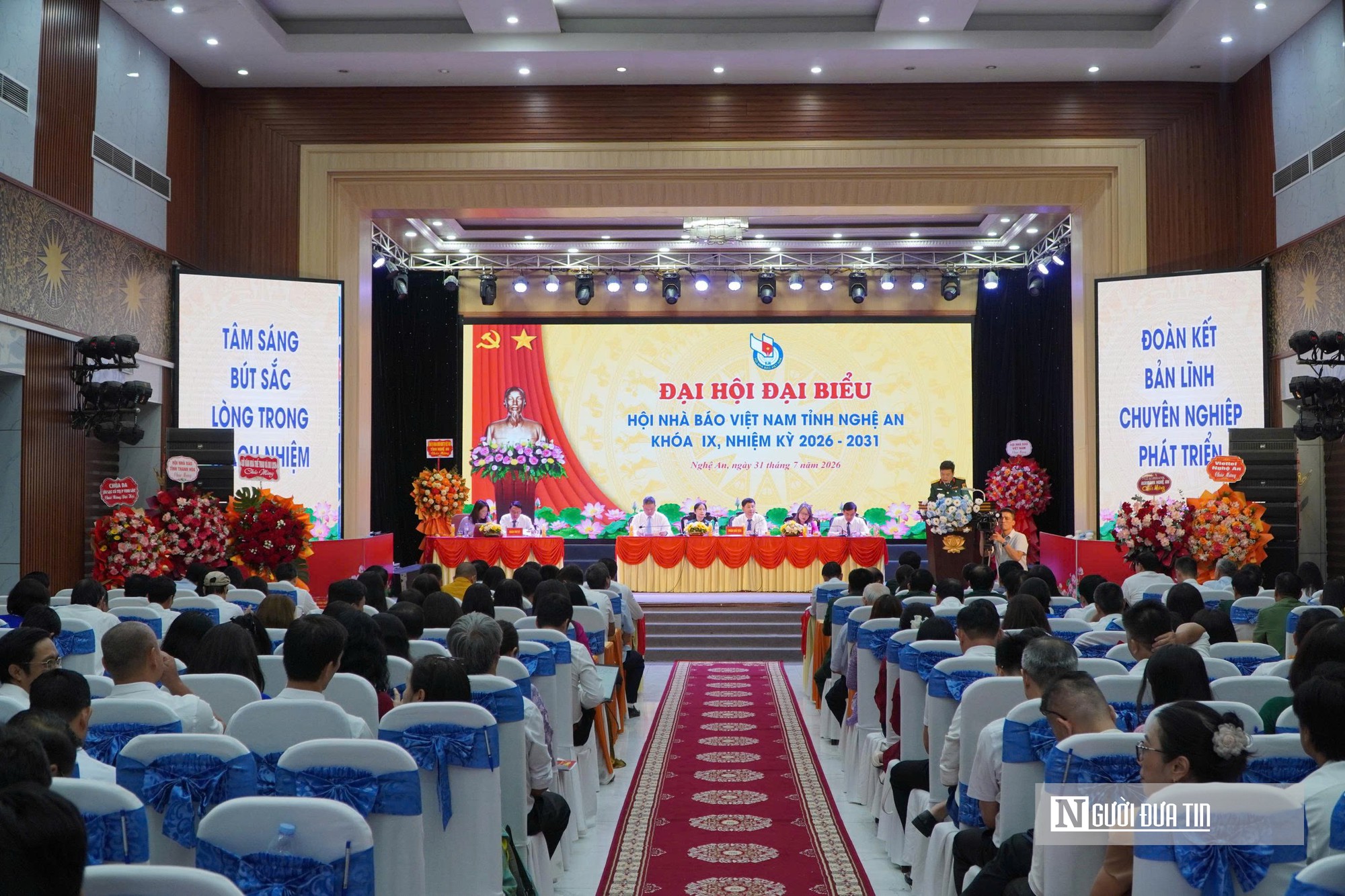 Tạp chí Đời sống & Pháp luật nhận bằng khen của Ủy ban MTTQ Việt Nam tỉnh Nghệ An- Ảnh 1.