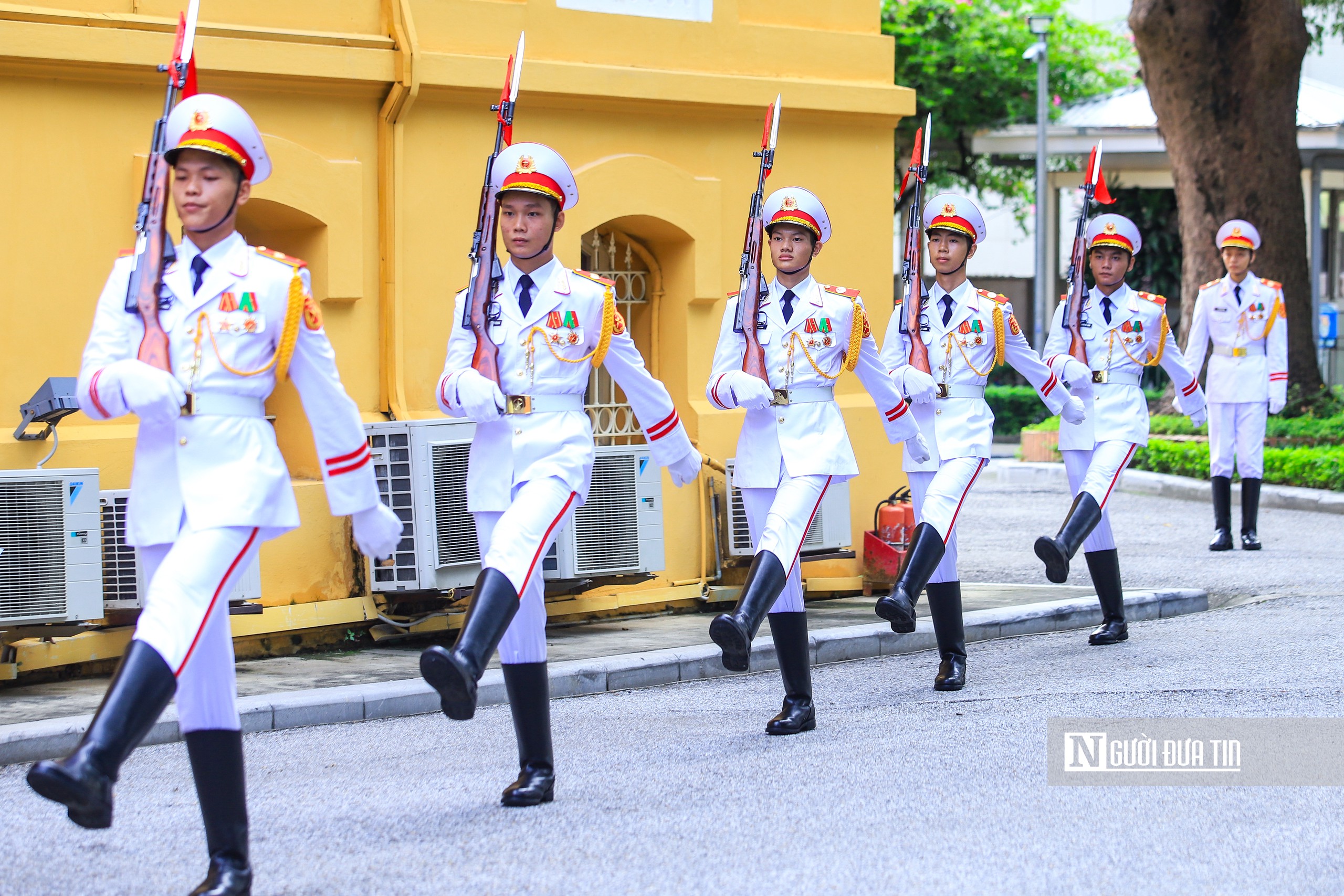 Lễ thượng cờ kỷ niệm 59 năm thành lập ASEAN - Ảnh 1.