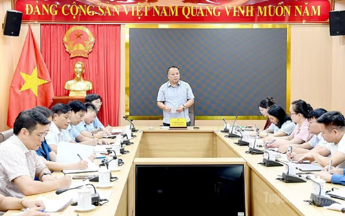 Bộ GD&ĐT: Cần làm rõ công tác coi thi dẫn đến điểm thi Toán bất thường tại Tuyên Quang- Ảnh 2.