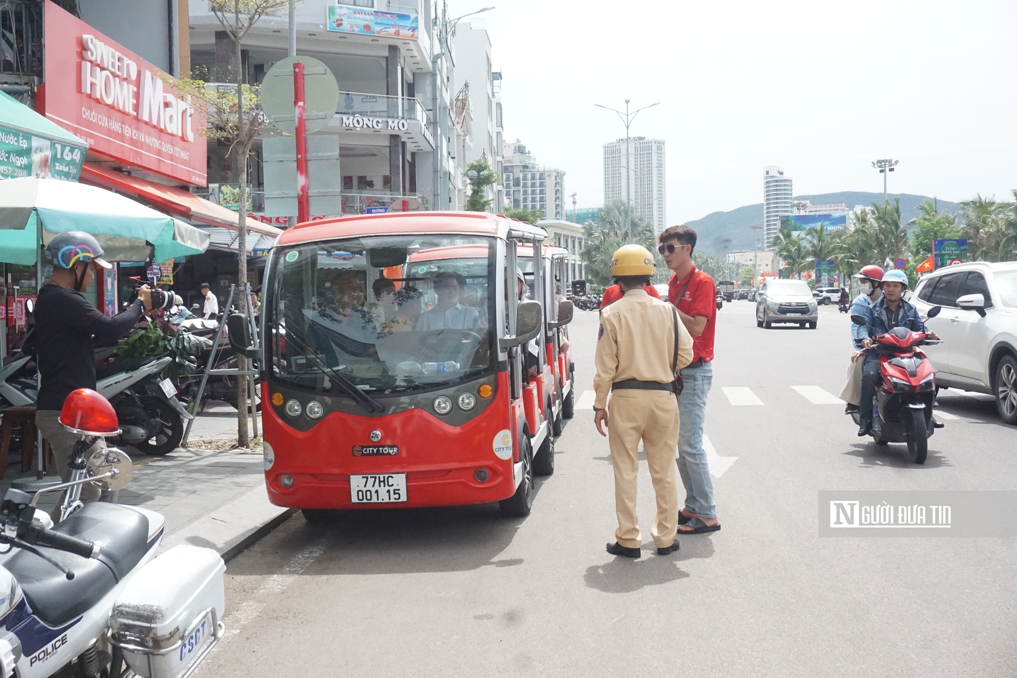 Lực lượng CSGT ra quân xử lý xe điện du lịch vi phạm- Ảnh 3.