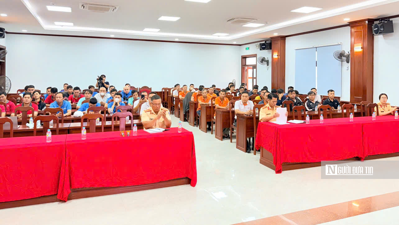 Lực lượng CSGT ra quân xử lý xe điện du lịch vi phạm- Ảnh 6.