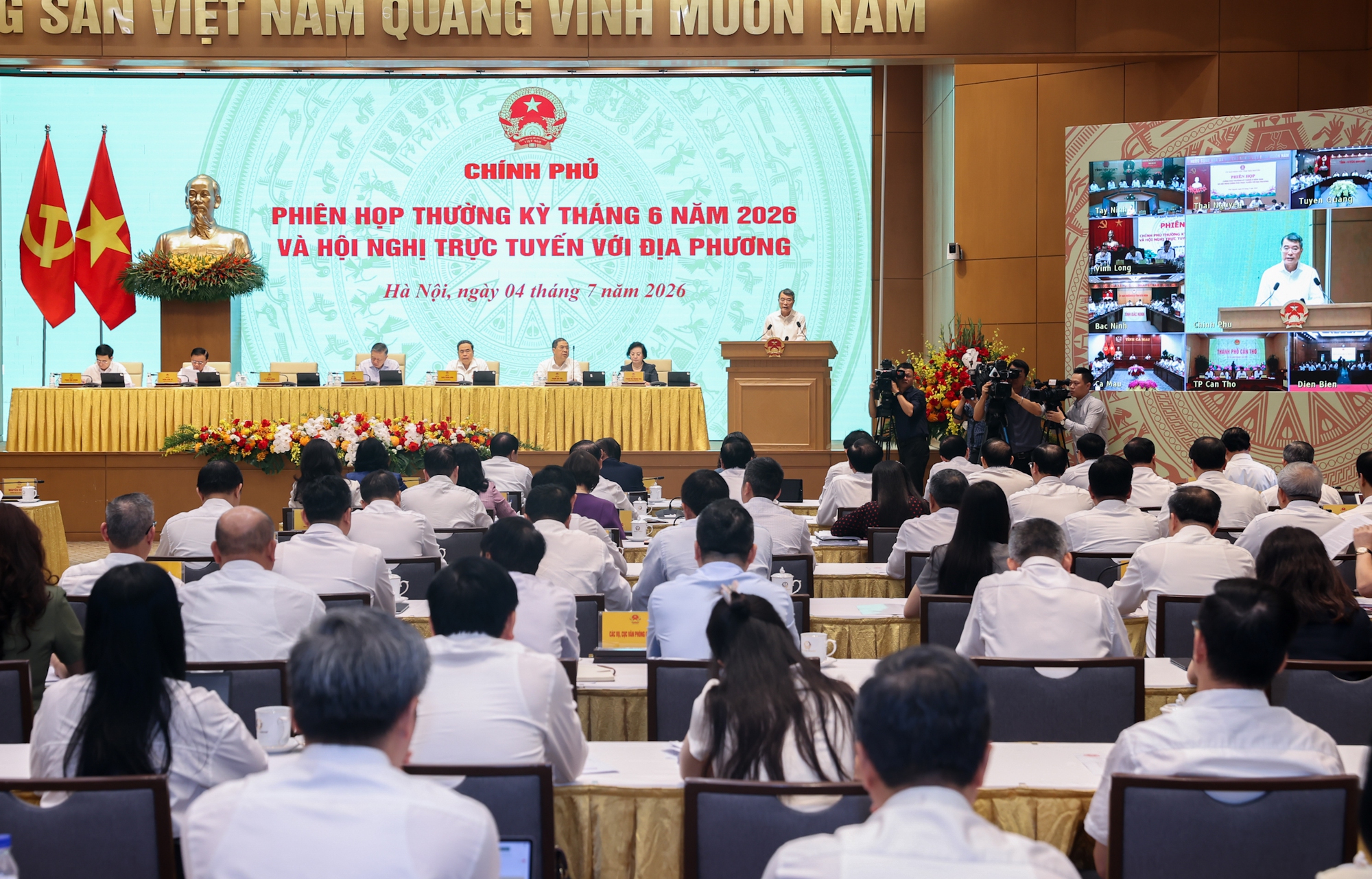 Thủ tướng: 25/34 địa phương phải nỗ lực cao hơn nữa - Ảnh 2.