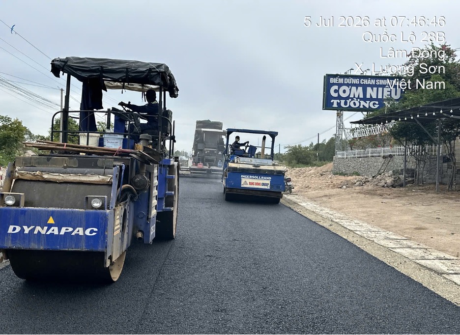 Cận cảnh công trường Quốc lộ 28B rực lửa thi công, tăng tốc hoàn thiện tuyến đường nghìn tỷ- Ảnh 9.