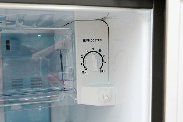 EVN hướng dẫn c&aacute;ch giảm tiền điện chỉ bằng một n&uacute;t nhỏ tr&ecirc;n tủ lạnh- Ảnh 2.