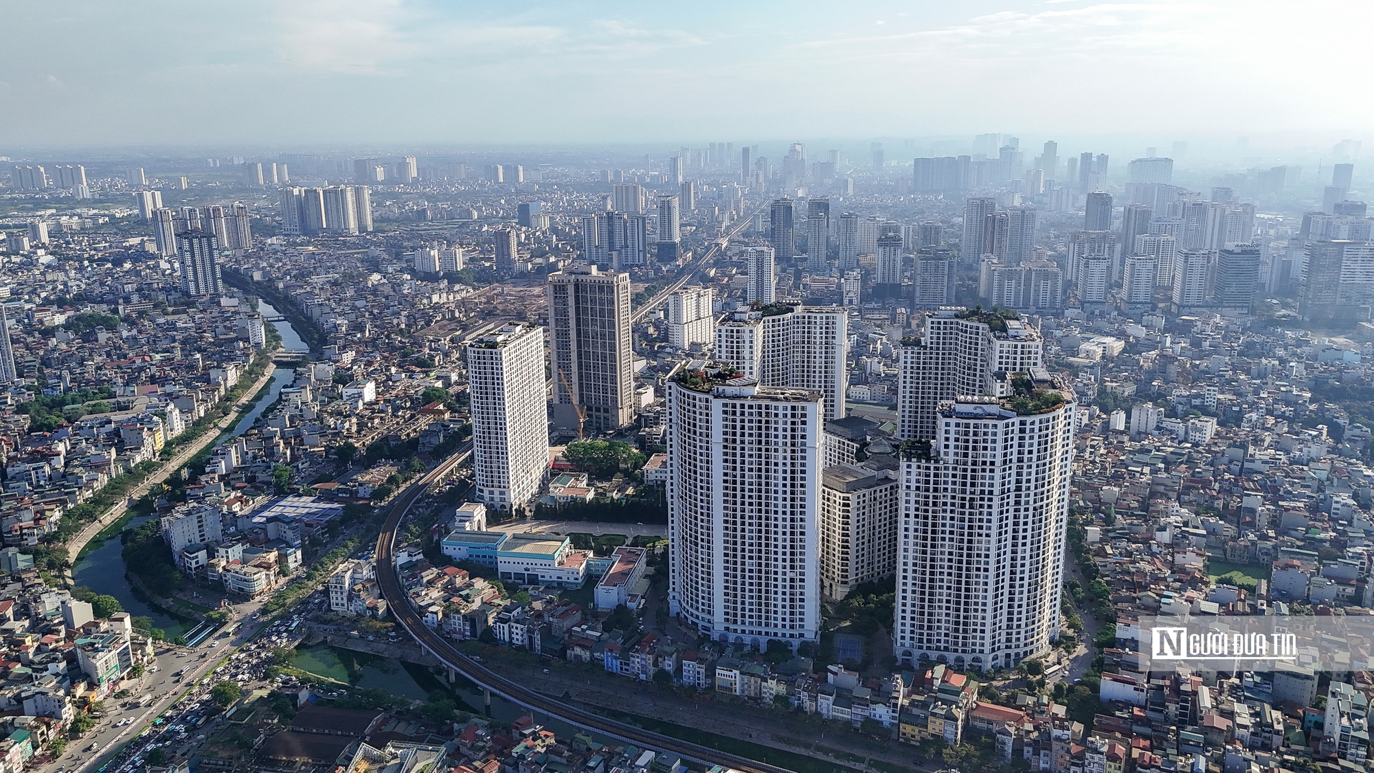 Để đạt mục tiêu GDP 10%, kinh tế Việt Nam cần điều gì trong nửa cuối năm? - Ảnh 1.
