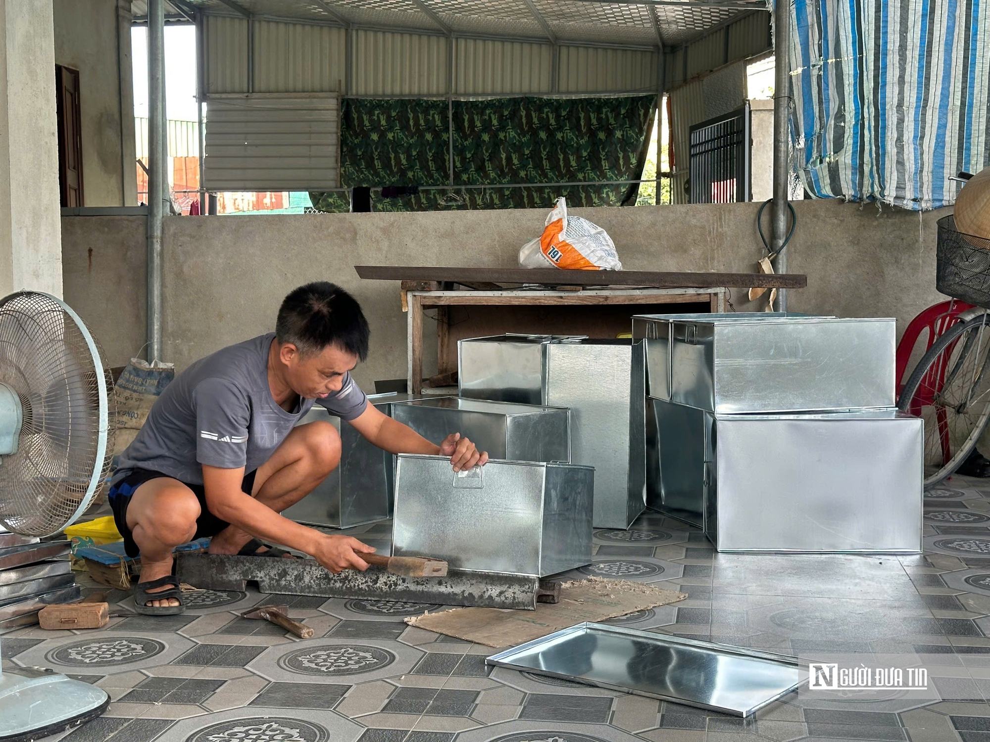 Về l&agrave;ng Xu&acirc;n Am, nghe chuyện nghề &ldquo;g&otilde; b&uacute;a ra tiền&rdquo; của người d&acirc;n xứ Nghệ- Ảnh 4.