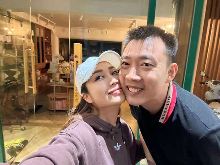 Nghệ sĩ Ốc Thanh Vân cùng 3 con trở lại Úc - Ảnh 3.