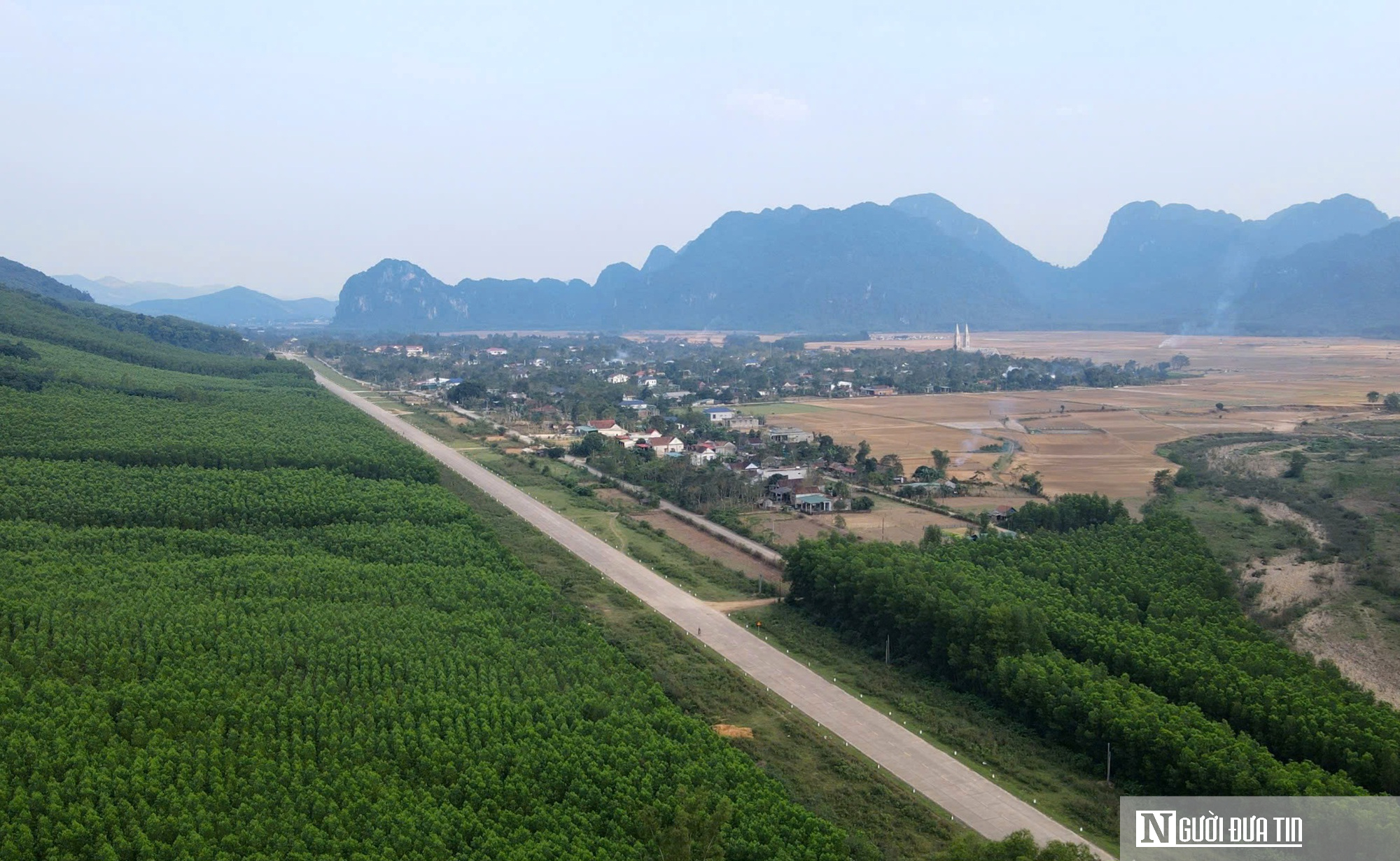 Sân bay dã chiến xây dựng bí mật trên dãy Trường Sơn và trận đánh chớp nhoáng 17 phút- Ảnh 1.