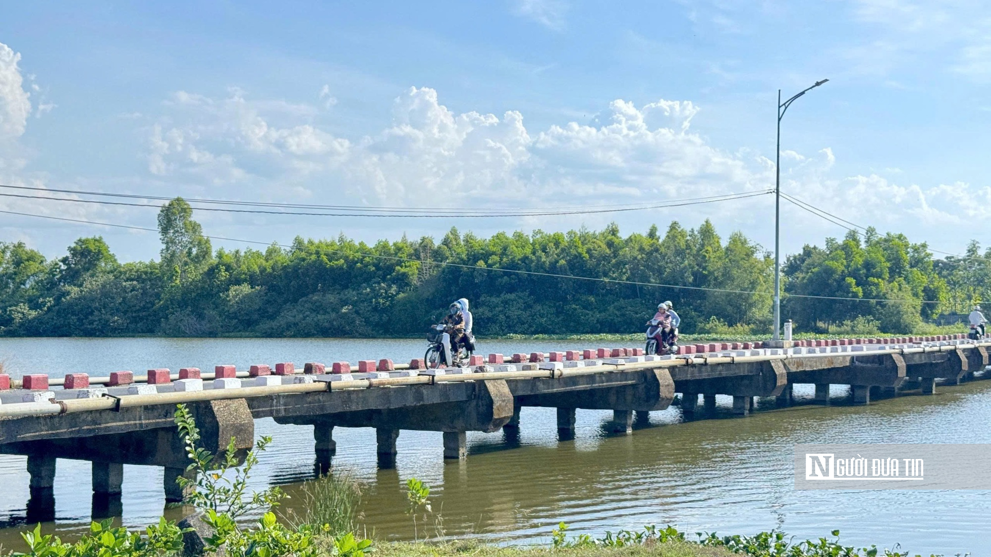 Những cây cầu "già nua" chờ được thay thế - Ảnh 3.