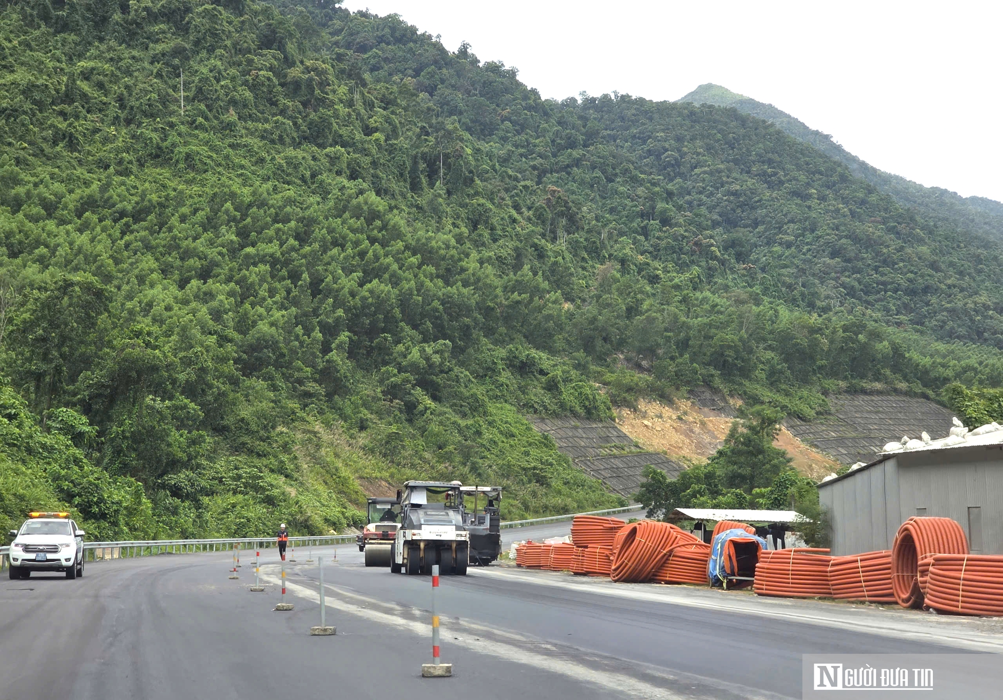 Bộ trưởng Bộ Xây dựng "chốt" thời hạn hoàn thành cao tốc đoạn La Sơn - Hòa Liên- Ảnh 5.