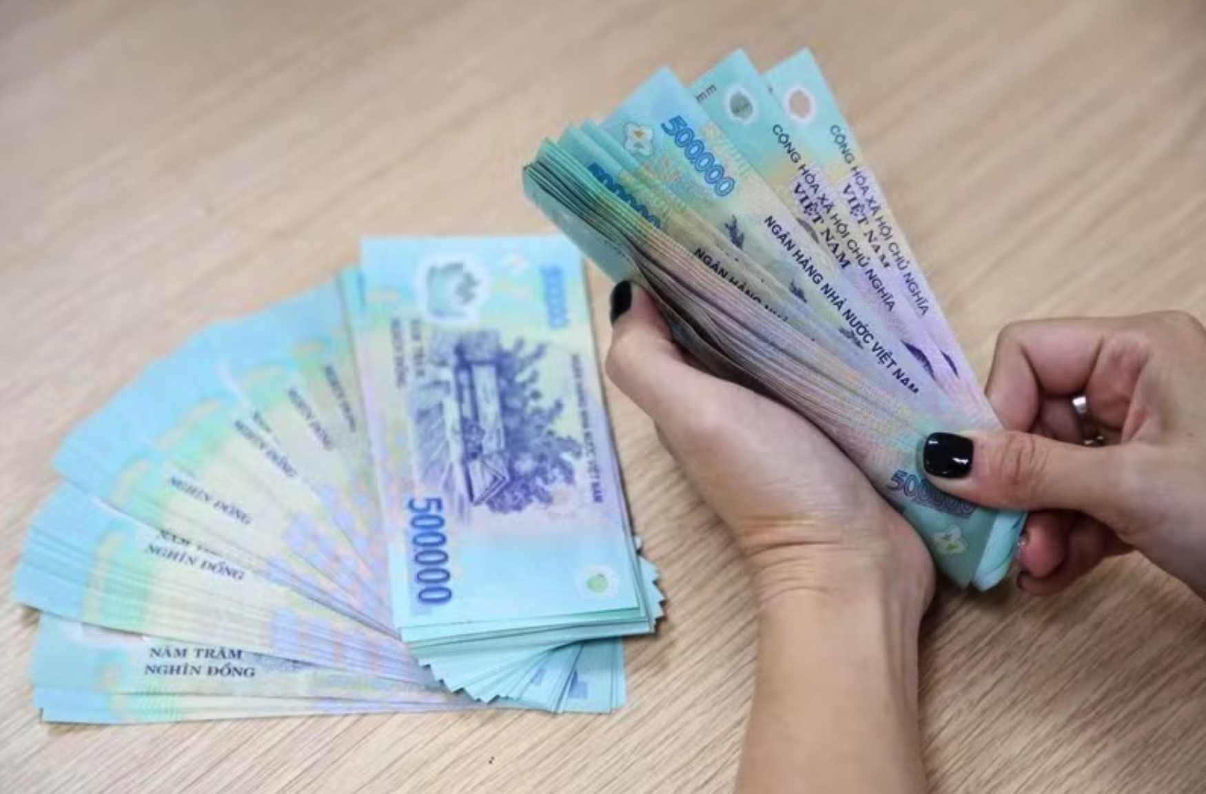 Bộ Nội vụ sẽ tiếp tục nghiên cứu, đề xuất phương án cải cách tiền lương mới - Ảnh 3.