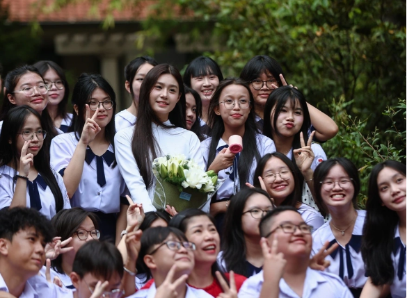 Hiệu trưởng, hiệu phó có nguyện vọng nghỉ việc phải giải quyết trước 30/9 - Ảnh 1.