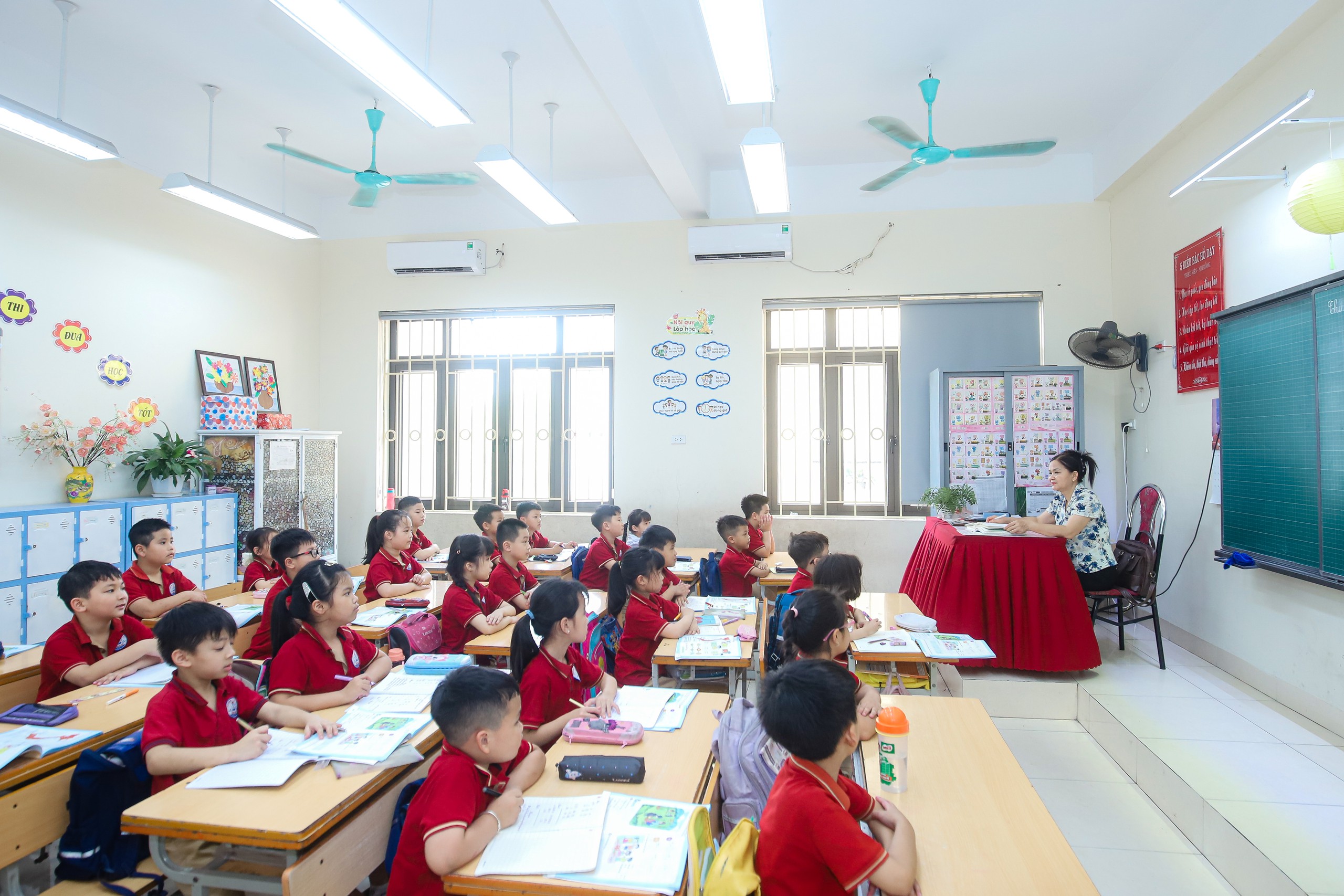 Hà Nội miễn phí sách giáo khoa năm học 2026 - 2027 - Ảnh 1.