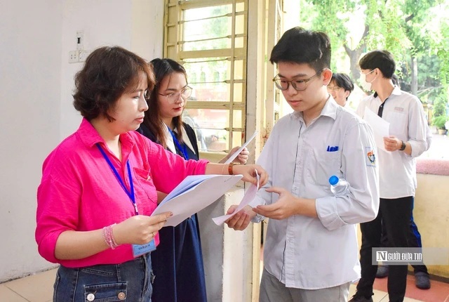 Bộ GD&ĐT lên tiếng về thông tin Lịch sử là môn tự chọn ở THPT- Ảnh 1.