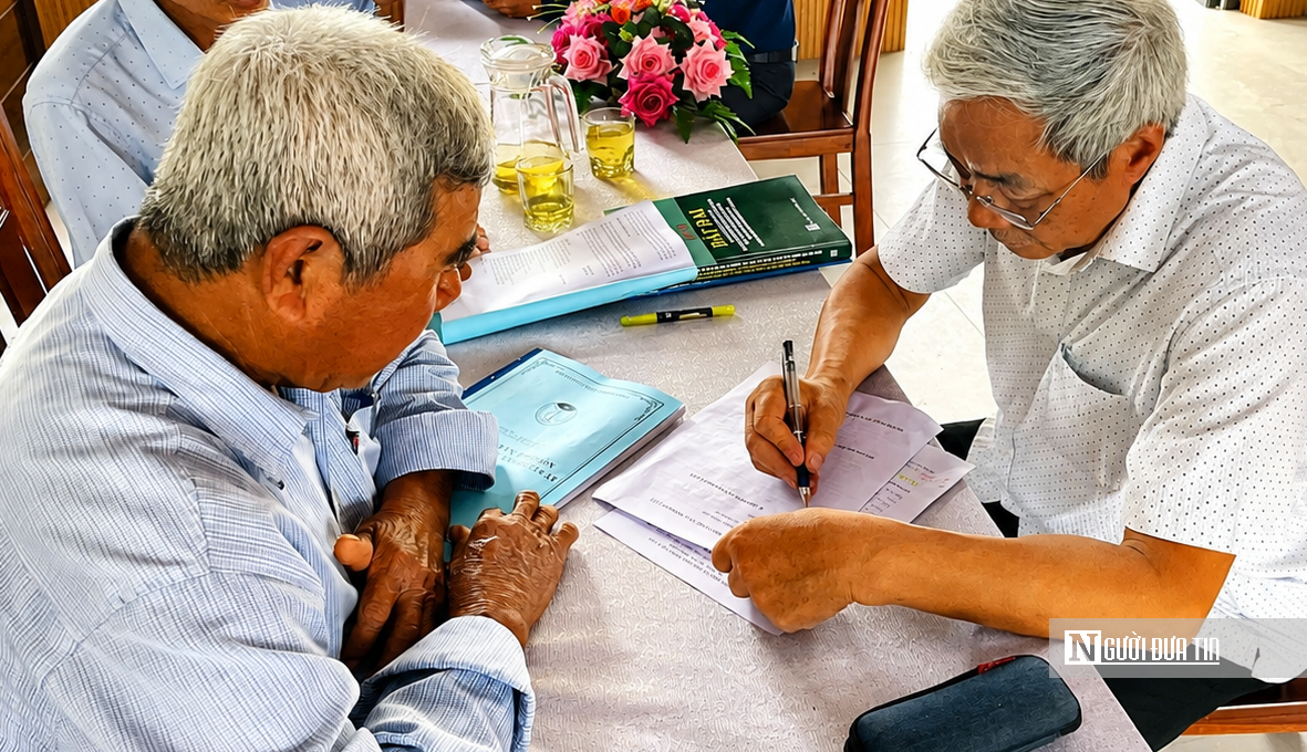 Tuổi 70, người luật gia vẫn miệt mài trên hành trình "gieo" tri thức Luật- Ảnh 5.