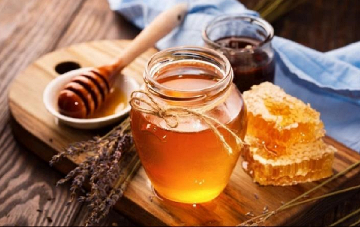 Uống nước mật ong đặc mỗi ngày suốt 1 năm, người đàn ông 64 tuổi bất ngờ khi đi khám- Ảnh 1.