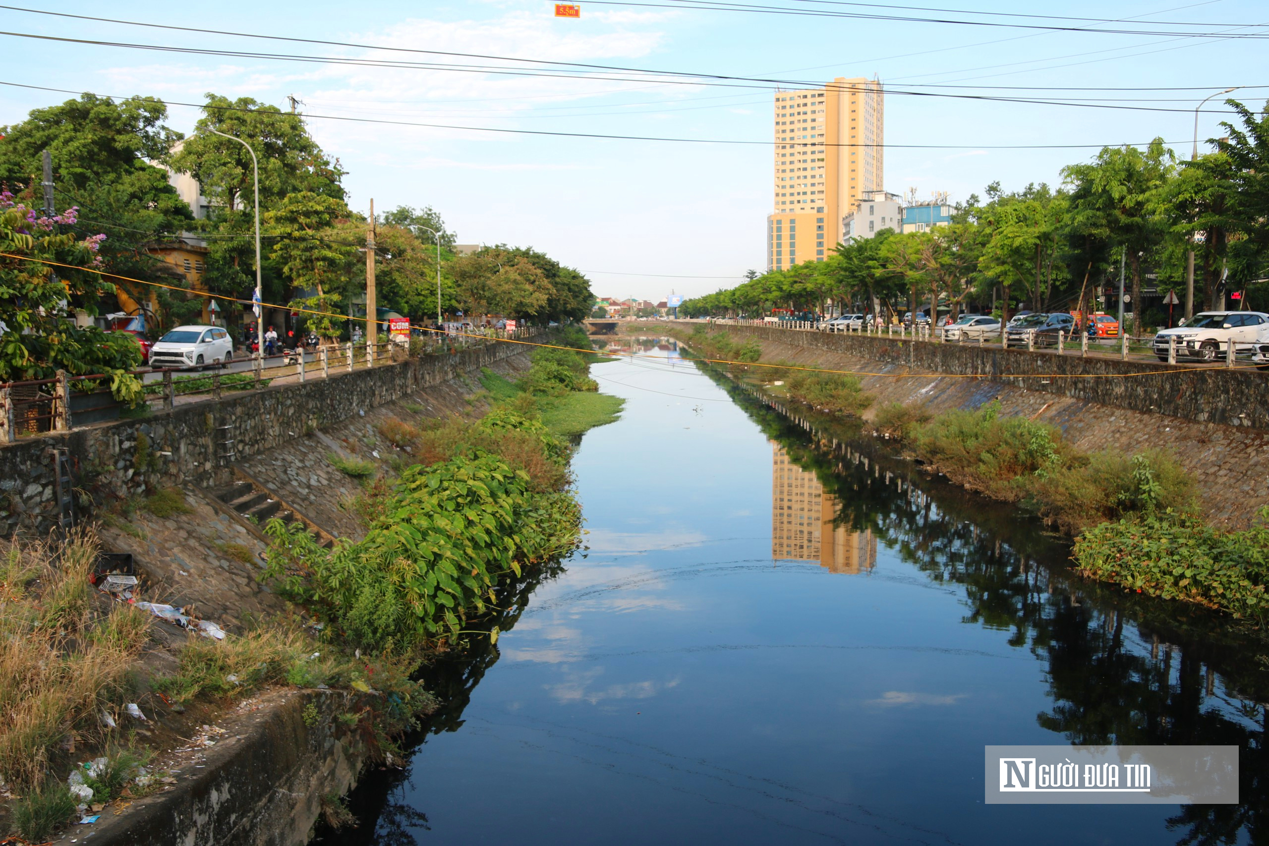 Cận cảnh Kênh Bắc ô nhiễm đen kịt, hôi thối giữa lòng đô thị ở Nghệ An- Ảnh 17.