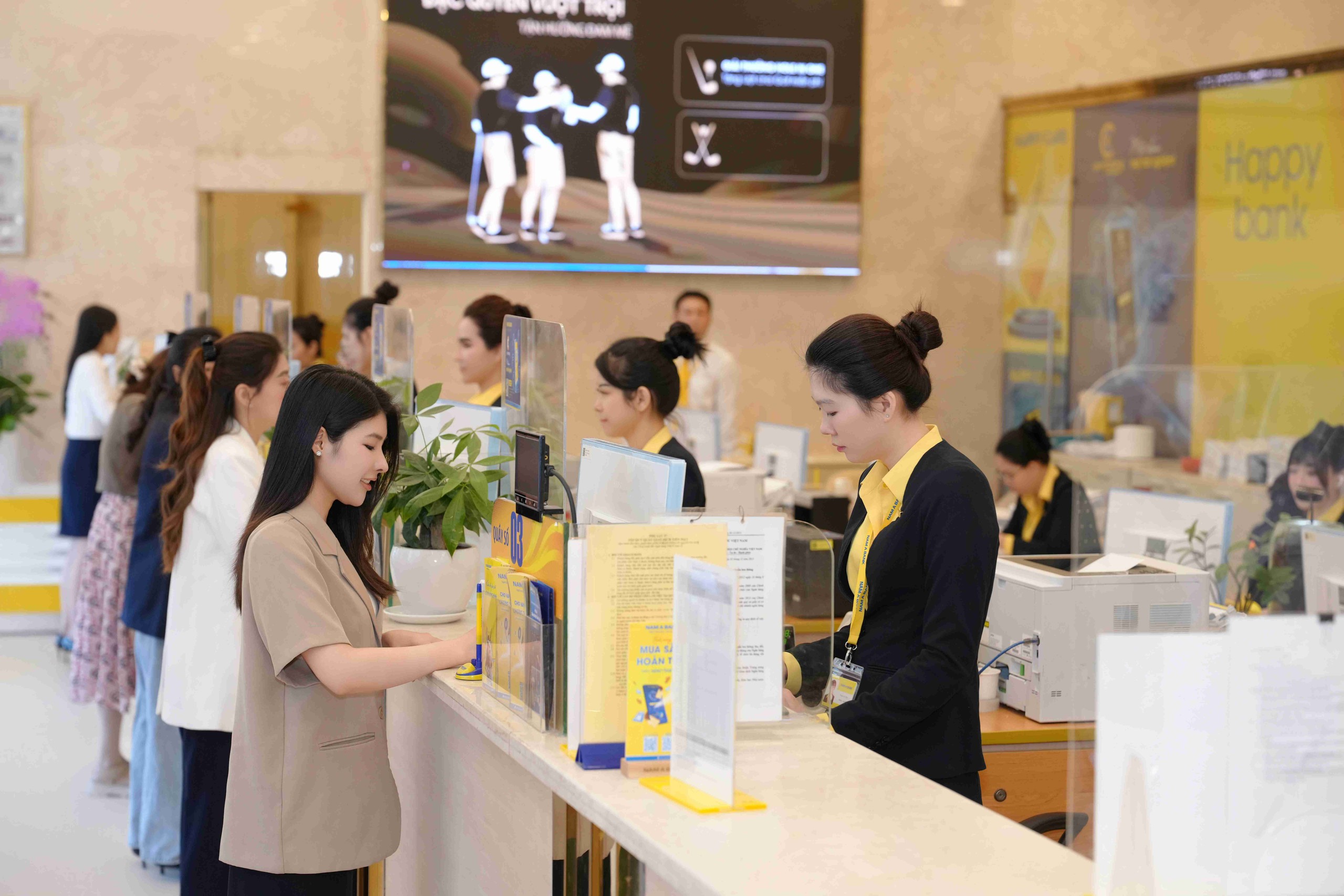 Nam A Bank: Củng cố vị thế Top 15 trên thị trường với định giá hấp dẫn - Ảnh 1.