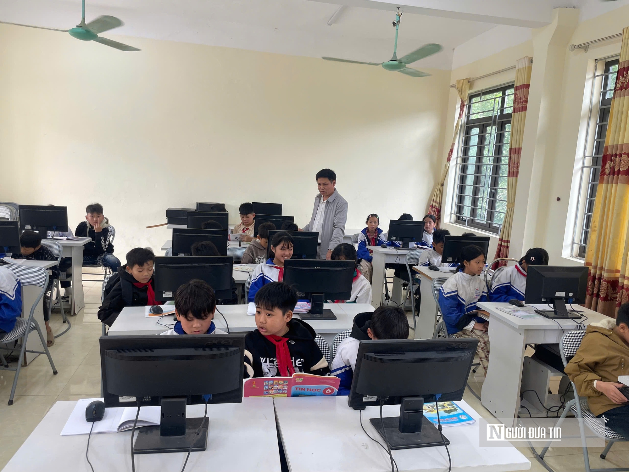 Gần 5 người tranh một suất giáo viên ở Thanh Hóa- Ảnh 1.