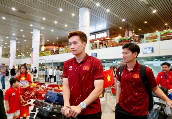 AFF Cup 2026: Tuyển Việt Nam tập trên mặt sân cỏ "lạ" ở Malaysia trước trận bán kết lượt đi - Ảnh 1.
