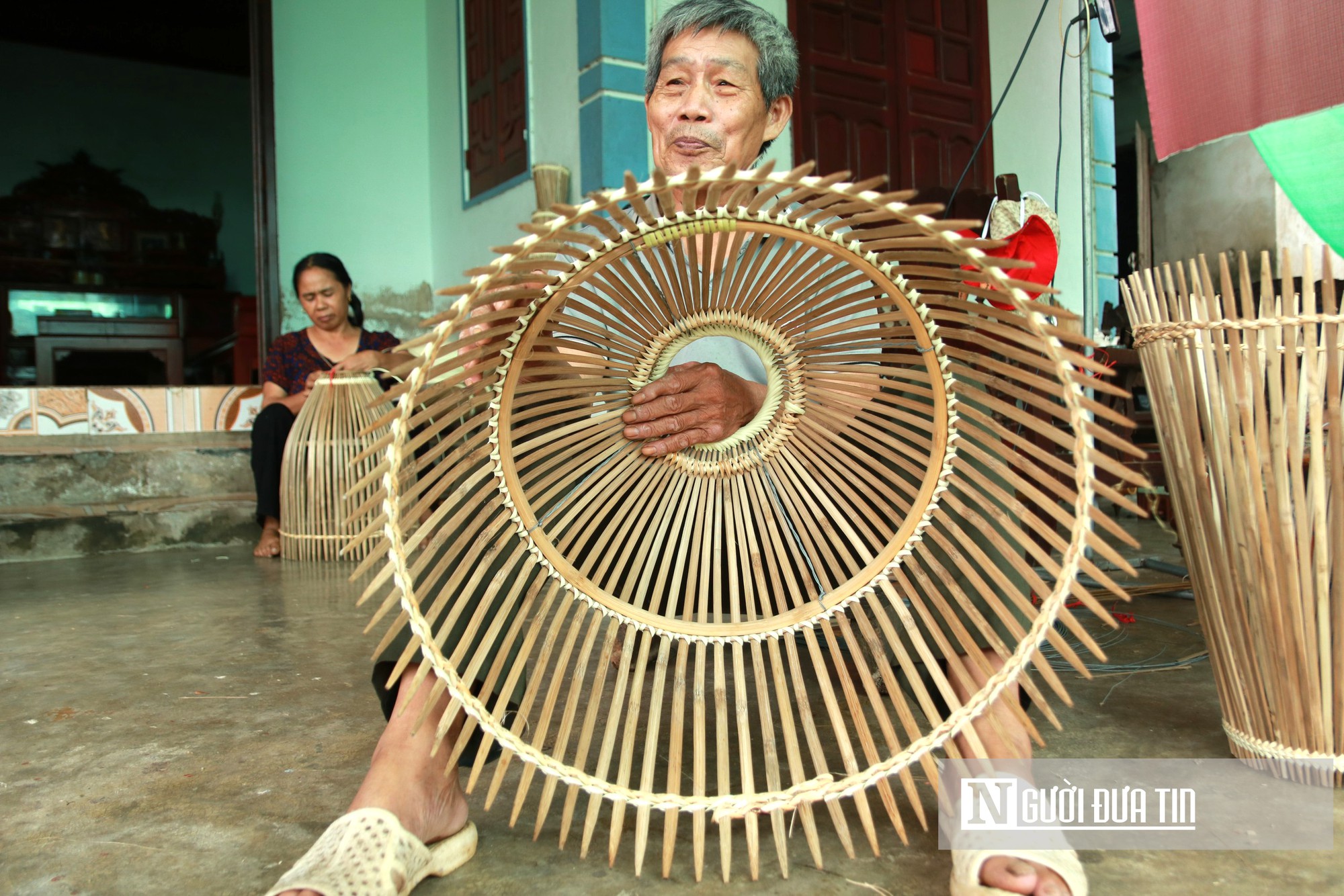 Làng nghề đan nơm tre bứt phá nhờ tư duy đổi mới đưa sản phẩm lên nền tảng số- Ảnh 9.