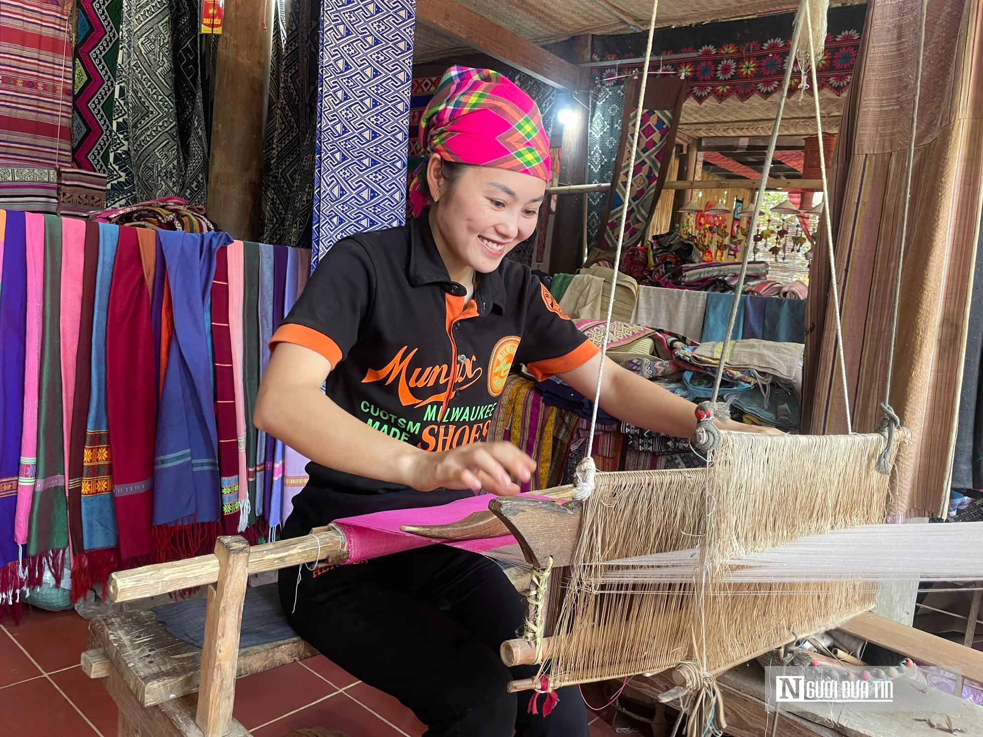 Khi nhà sàn, thổ cẩm trở thành "tài sản du lịch" của người dân miền núi- Ảnh 2.